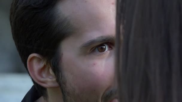 Close up angry man discute com sua namorada — Vídeo de Stock