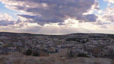 Valletta, Malta, güzel görünümü: sessiz şehir ve bulutlar