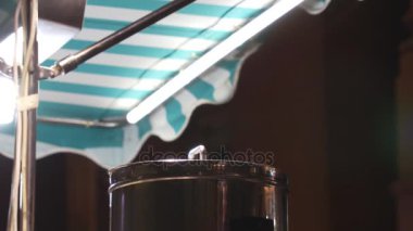 Çelik tencere kaynar, buhar, kokulu - açık