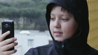 portre hood talk ile akıllı ile çocuk telefon - açık