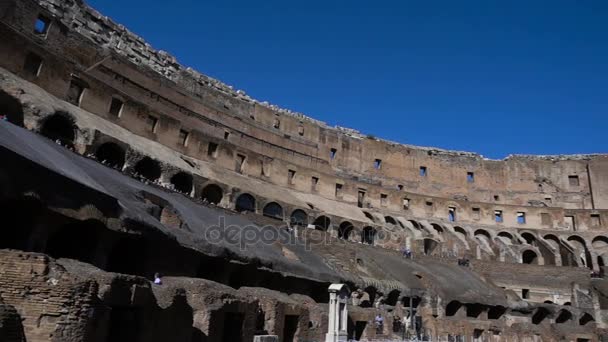 Historie, památky, Řím. Panoramatický výhled na Koloseum uvnitř, Řím, Itálie — Stock video