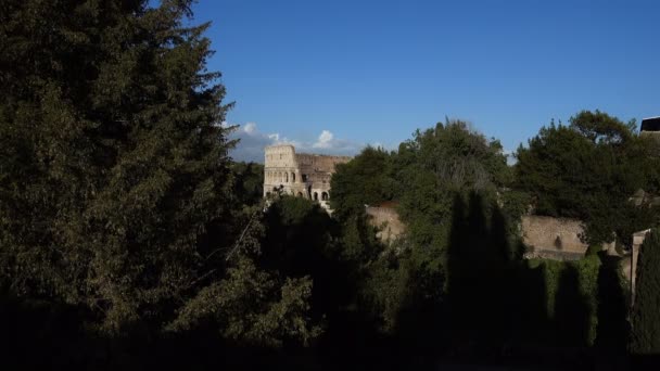 Szuggesztív és a varázslatos kilátás nyílik a Colosseum, Róma, Olaszország — Stock videók