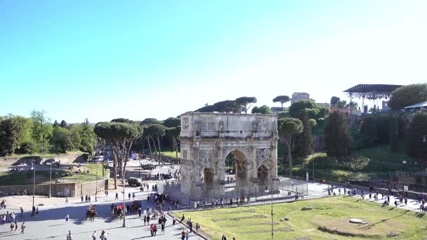 Όμορφη θέα στη Ρώμη σε έναν λόφο Παλατίνο καλοκαιρινή ημέρα- — Αρχείο Βίντεο