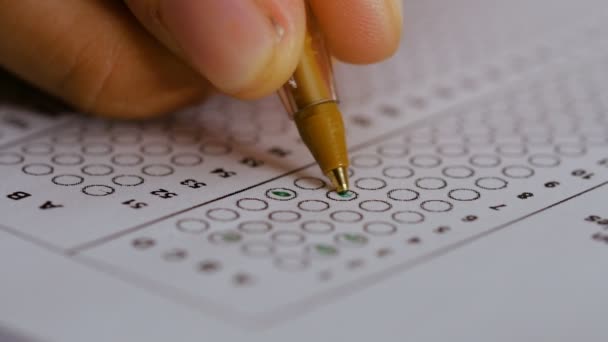 Birden çok seçim sınavında odaklanmak — Stok video