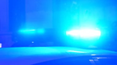 Yanıp sönen polis arabası: polis, güvenlik, vatandaşlar, yakın çekim