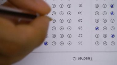 Çoktan seçmeli test-yakın yanıtlarında işaretleme