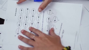 Bir çoktan seçmeli test doğru cevabı bulmak