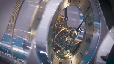 çalışan saat tekerlek