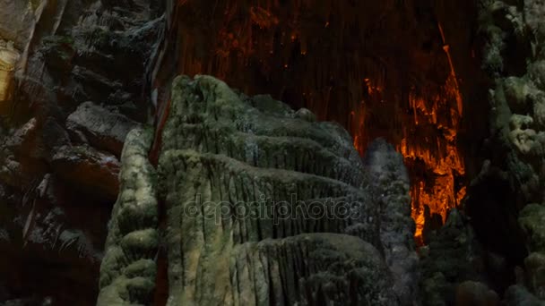 Iluminação interior Cave Stone Wall — Vídeo de Stock