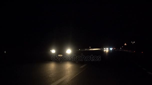 Jazdy w autostrady w nocy — Wideo stockowe
