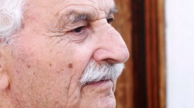 üst düzey adam seyir dışarı üzerinde 