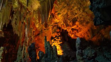  Harika yazı tura mağara-Grotta di Putignano, Puglia, İtalya aydınlatma