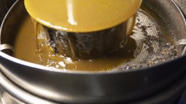 Zeytin yağın filtrelenmesi basarak için makine, yakın çekim