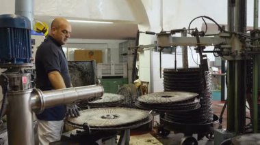 mekanik atölye motoru tamir