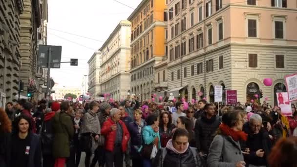 Persone Che Camminano Strada Una Meno Novembre 2017 Milano Italia — Video Stock