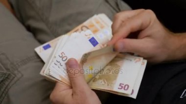 adam para büyük miktarda üzerinde koltuk sayıları rahat, yakın çekim