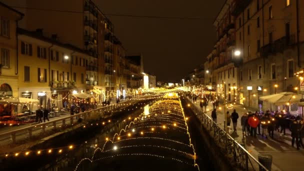 Emberek Séta Navigli Karácsony December 2017 Milánó Olaszország — Stock videók