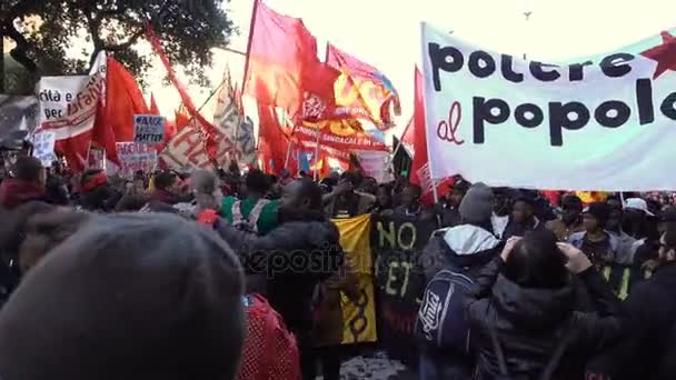 Persone Una Manifestazione Città Combattimenti Destra Dicembre 2017 Roma Italia — Video Stock