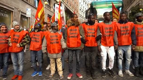 Migrants Parading Street Fight Rights December 2017 Rome Italy — Stock Video