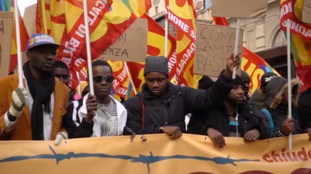Sokak Mücadele Hakları Aralık 2017 Roma Talya Yürüyen Insan Kalabalığı — Stok video