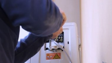 Klima teknisyeni monte