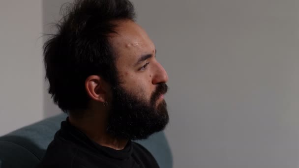 Nervous Bearded Man Talking His Psycologist Therapy Session — Stock Video