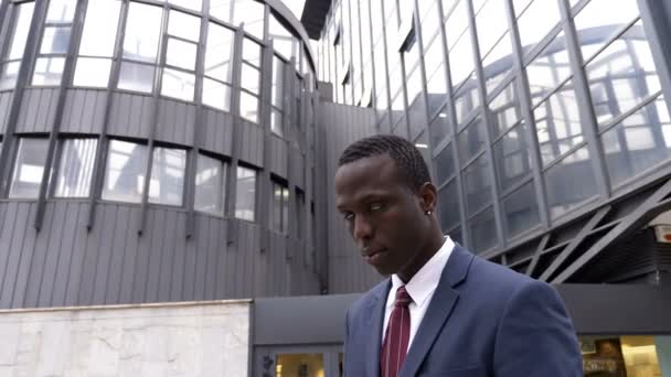 Business Challenge Leadership Jeune Homme Affaires Noir Dans Rue Lève — Video