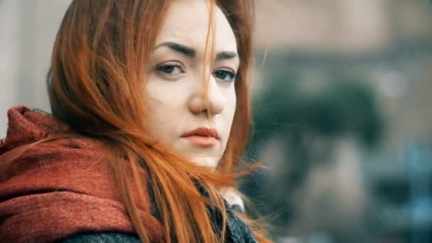Melankoli Üzüntü Düşünceler Depresif Genç Kadın Döner Görünüyor — Stok video