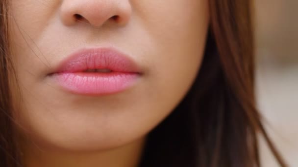 Vacker Och Sensuell Ung Asiatiska Kvinnans Läppar — Stockvideo