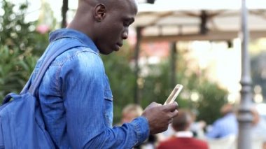 Telefonunuzun ve şehrin güzel zenci