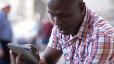 şehirde tablet kullanma
