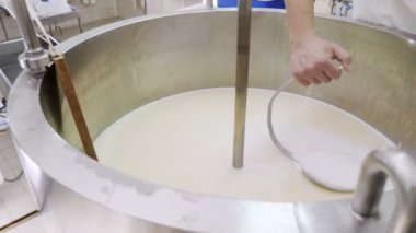 Peynir yapma: sıcaklık-peynir fabrikası kontrol