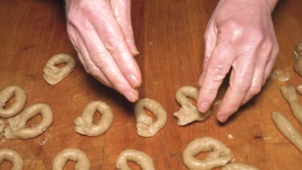 Babcia Gotuje Biscotti Ciasta Lub Ciasta Koncepcja Gotowania Babci — Wideo stockowe