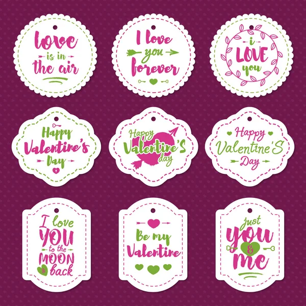 Happy Valentine's day label set met belettering typografie wens geïsoleerd op hart achtergrond voor gebruik wenskaarten, postzegels, posters en romantische citaat. Vector typografie collectie — Stockvector