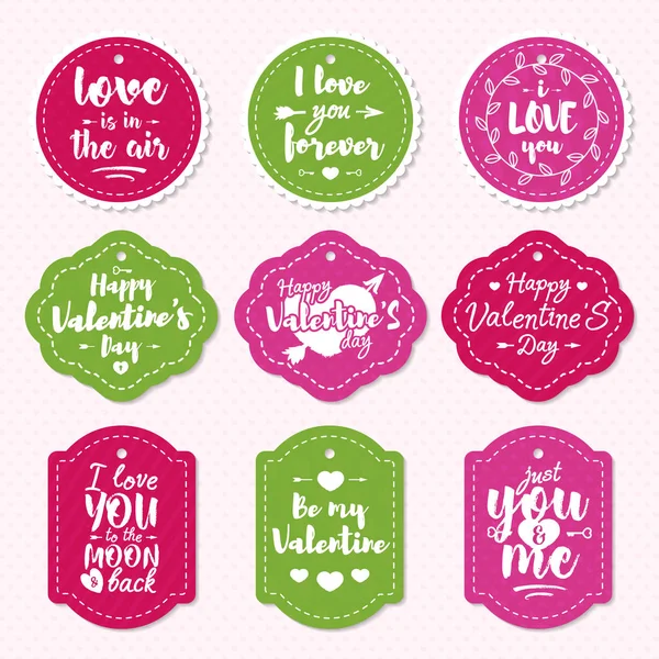 Happy Valentine's day label set met mooie Gefeliciteerd belettering typografie en verschillende vormen en kleuren op de achtergrond van het hart. Vakantie decoratie element. Vectorillustratie — Stockvector