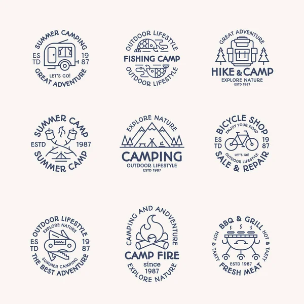 Camping logo set bestaande uit berg, tent, vis, brand, fiets, barbecue, verkennen bomen voor embleem — Stockvector