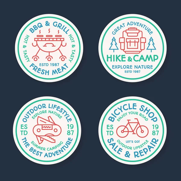 Camping logotipo set linha de cor consistindo de mochila, bicicleta, churrasqueira, churrasqueira, árvores para símbolo turístico —  Vetores de Stock