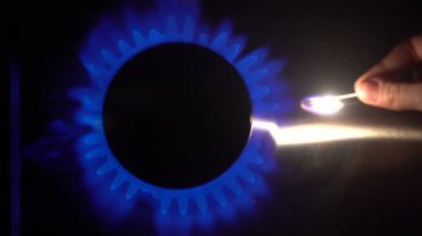 bir mutfak Gaz yakıcı gaz sobası ile bir maç