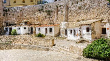 Chinchilla de Montearagon 'daki mağara evleri