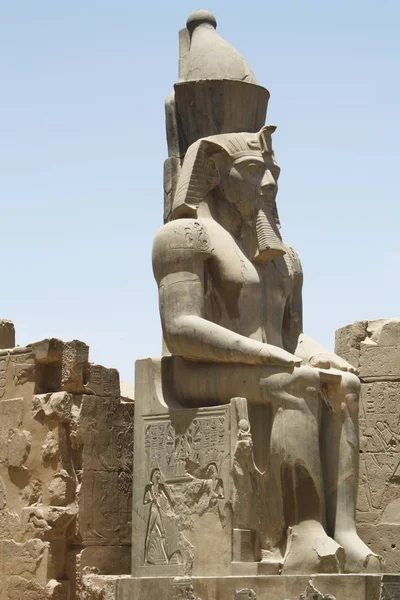 Rameses Ii άγαλμα στο ναό του Λούξορ — Φωτογραφία Αρχείου