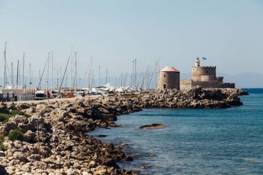 Rhodes. Yatak. Akdeniz kıyılarında. Greese 