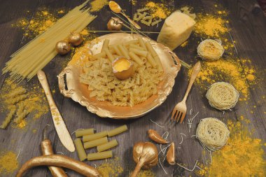 malzemeler hamur yemek pişirmek için kümesi