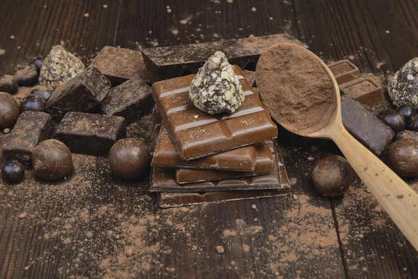 Teig mit Schokolade. mit schließen — Stockfoto
