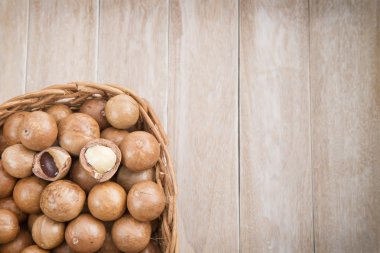 Macadamia fıstığı kabın içinde. Üstten Görünüm