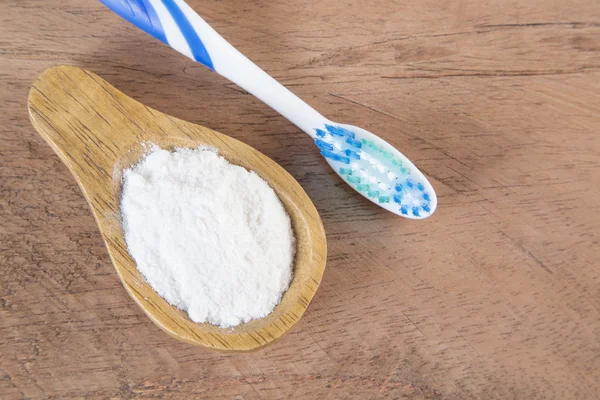 Bicarbonato de sodio y cepillo de dientes — Foto de Stock