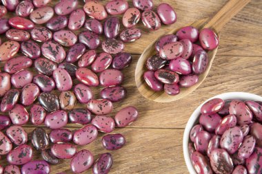 Tahta kaşık (Phaseolus vulgaris Pinto fasulye)