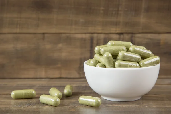 Toz moringa (Moringa oleifera ile kapsül)