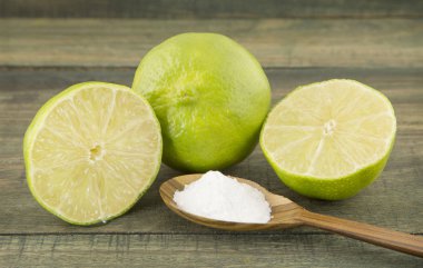 Pişirme soda ve limon ahşap tablo