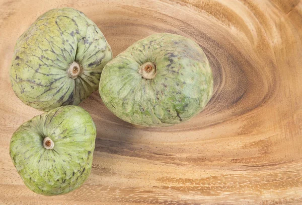 Cherimoya frukter (annona cherimola) — Stockfoto