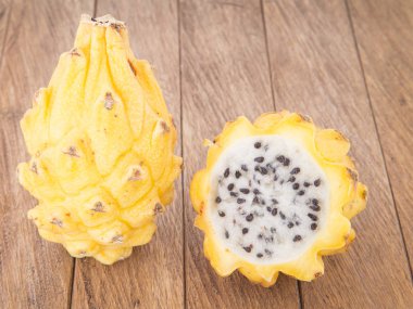 Pitahaya ahşap masa (Selenicereus megalanthus Tarih)